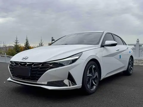 Hyundai Elantra 2022