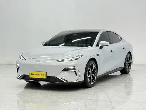 Geely E8 2025