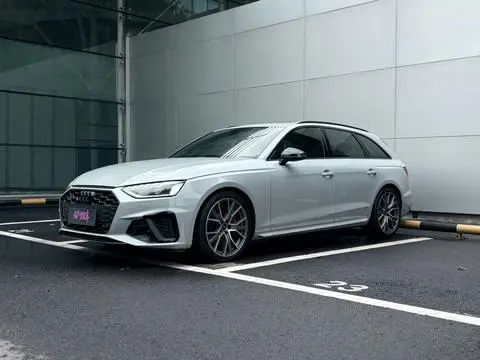 Audi S4 2023 — фото 1