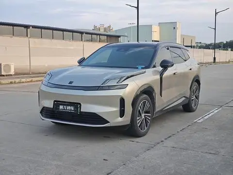 Lynk & Co 08 EM-P 2023