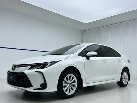Toyota Corolla 2021 — фото 1