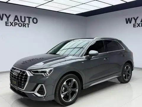 Audi Q3 2022 — фото 1