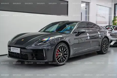 Porsche Panamera 2024