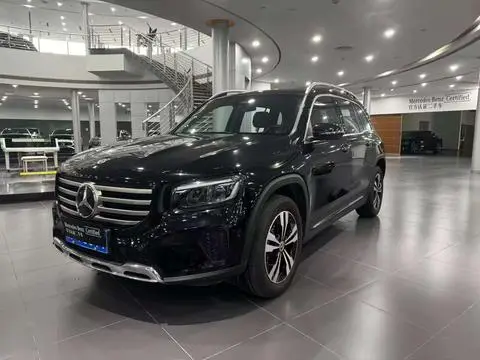 Mercedes-Benz GLB 2024 — фото 1