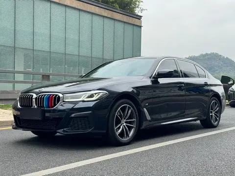 BMW 5 Series 2022 — фото 1