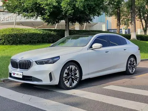 BMW 5 Series 2024