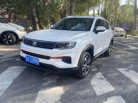 Changan CS35 PLUS 2022 — фото 1