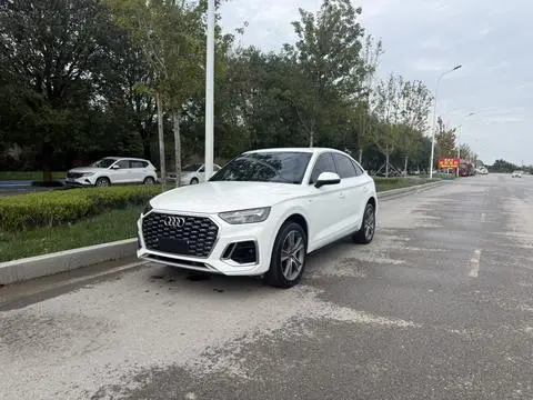 Audi Q5L Sportback 2022 — фото 1