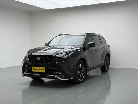 Toyota Crown Kluger 2023
