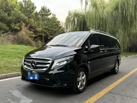 Mercedes-Benz 威霆 2018 — фото 1