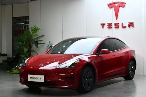 Tesla Model 3 2022 — фото 1