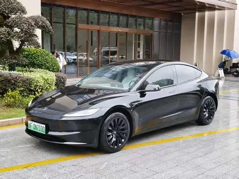 Tesla Model 3 2023 — фото 1
