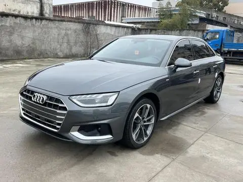 Audi A4L 2021 — фото 1