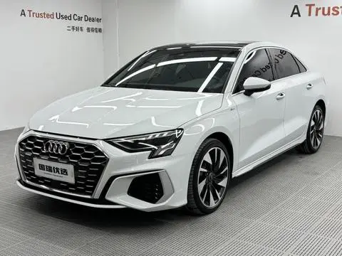 Audi A3 2023 — фото 1