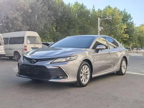 Toyota Camry 2022 — фото 1