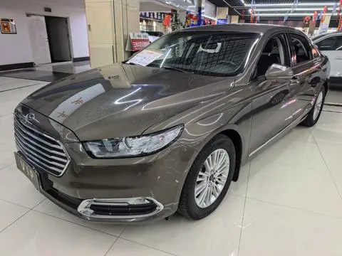 Ford 金牛座 2015