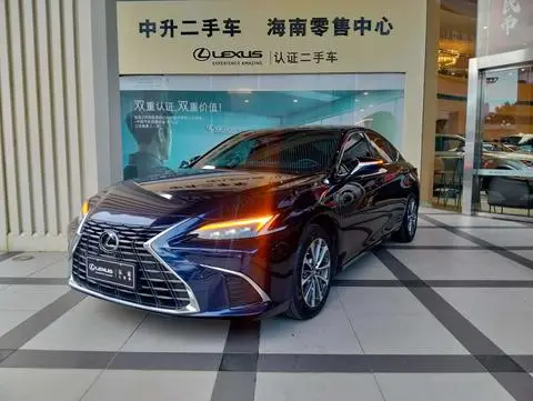 Lexus ES 2025
