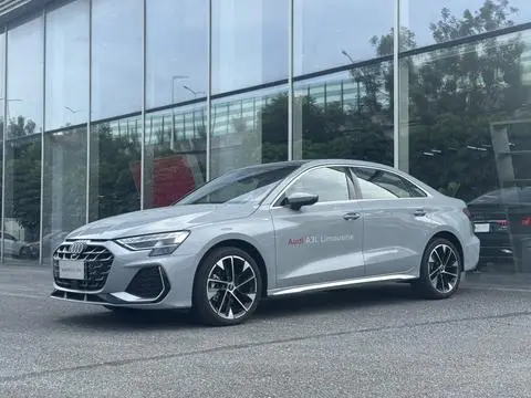 Audi A3 2025 — фото 1