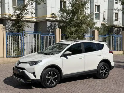 Toyota RAV4 2019 — фото 1