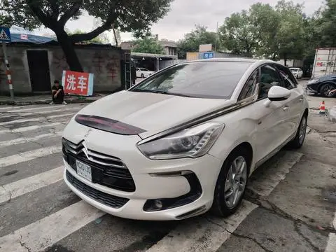 DS 5 2014