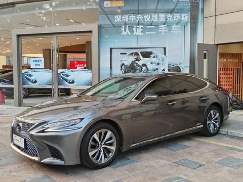 Lexus LS 2018