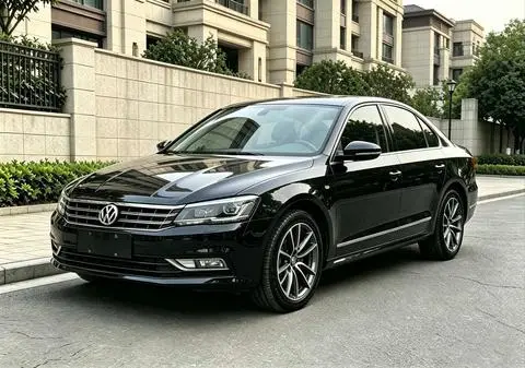 Volkswagen Passat 2017 — фото 1
