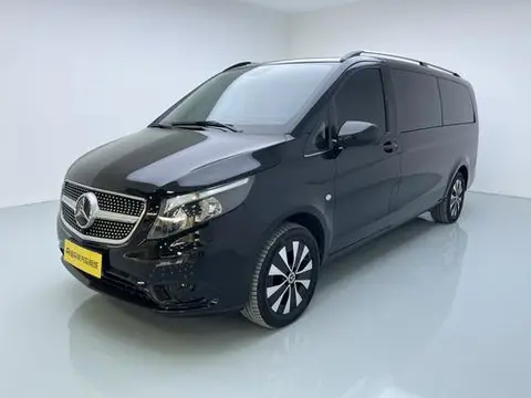 Mercedes-Benz 威霆 2023