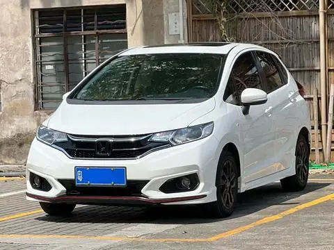 Honda Fit 2018 — фото 1