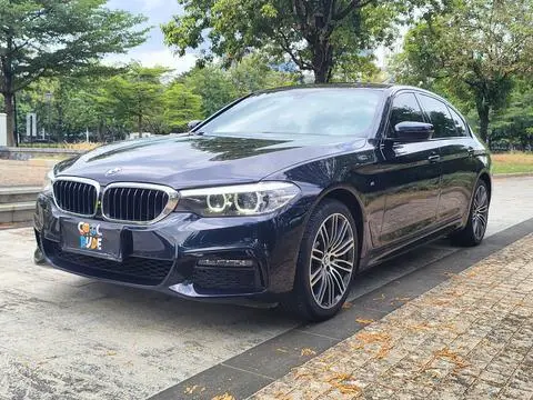 BMW 5 Series 2019 — фото 1