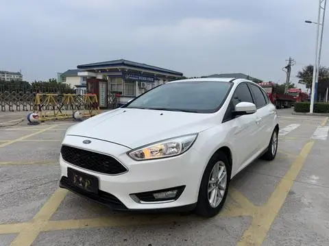 Ford Focus 2015 — фото 1