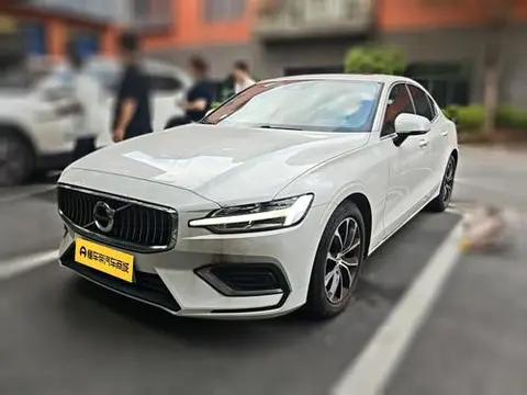 Volvo S60 2021 — фото 1