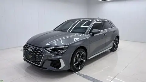 Audi A3 2023 — фото 1