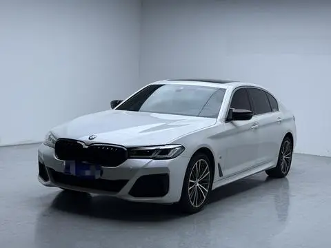 BMW 5 Series 2021 — фото 1
