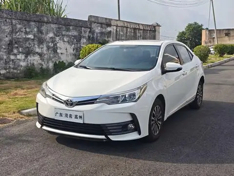 Toyota Corolla 2017 — фото 1