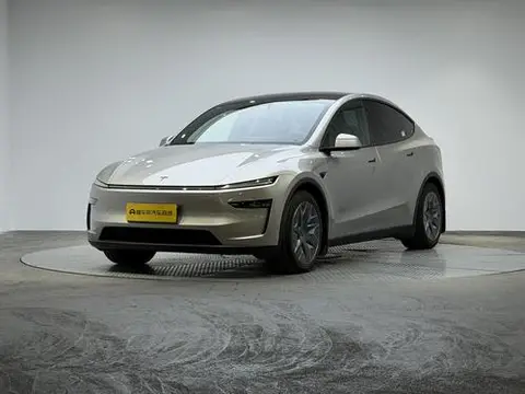 Tesla Model Y L 2026