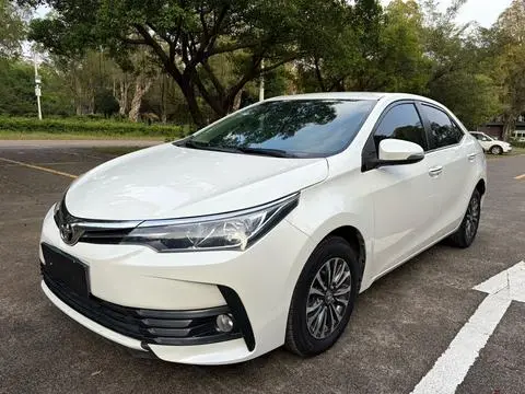 Toyota Corolla 2018 — фото 1