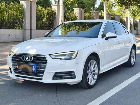 Audi A4L 2017 — фото 1