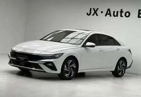 Hyundai Elantra 2023 — фото 1