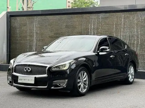 Infiniti Q70 2017