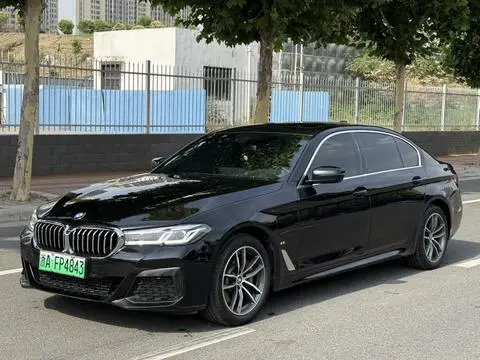 BMW 5 Series PHEV 2022 — фото 1