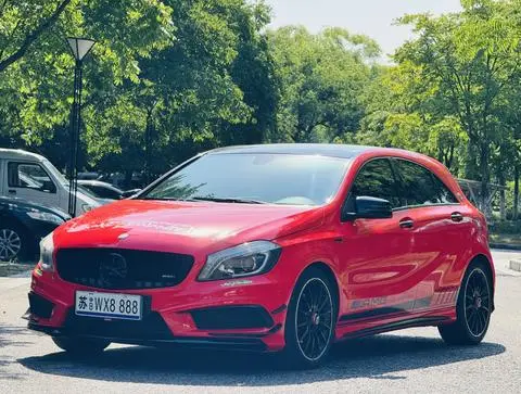 Mercedes-Benz A-Class 2015 — фото 1