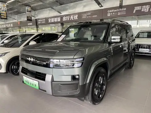 BYD Leopard 钛7 PHEV 2025