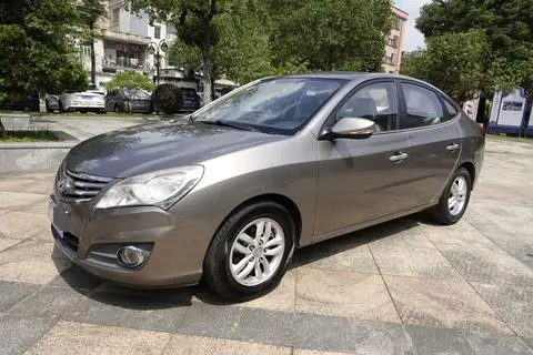 Hyundai 悦动 2011 — фото 1
