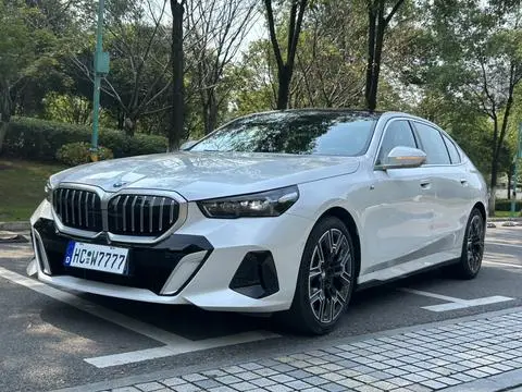 BMW 5 Series 2025