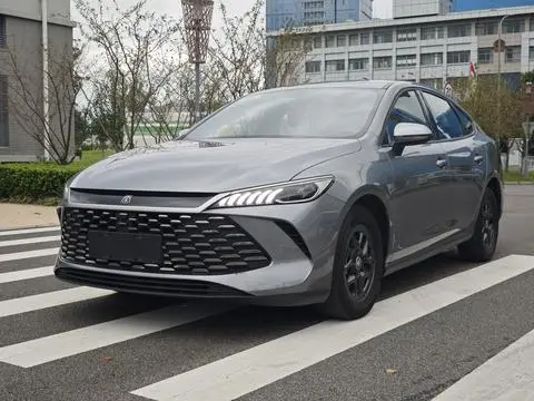 BYD 秦PLUS DM 2025 — фото 1