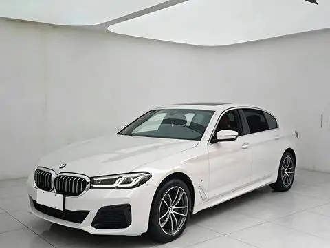 BMW 5 Series 2022 — фото 1