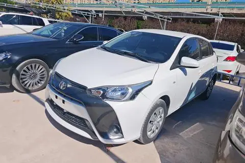 Toyota YARIS L 2020 — фото 1