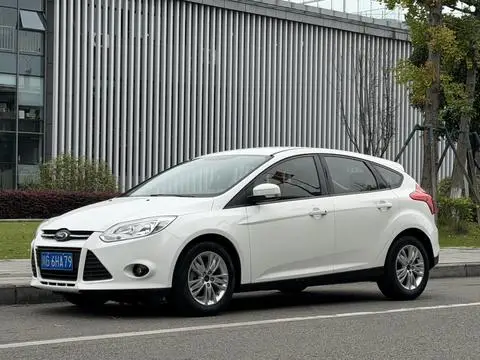 Ford Focus 2012 — фото 1