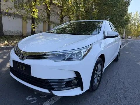Toyota Corolla 2018 — фото 1