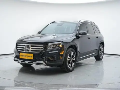 Mercedes-Benz GLB 2024 — фото 1